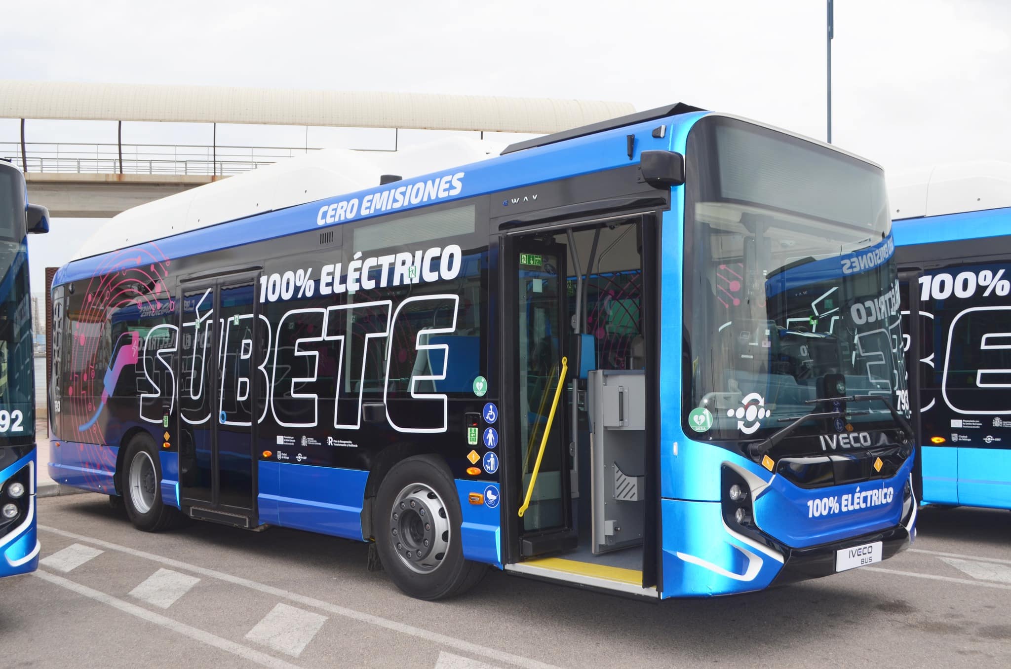 Infobus - EMT Málaga świętuje 75-lecie i odbiera 14 autobusów elektrycznych Iveco E-Way 9,5