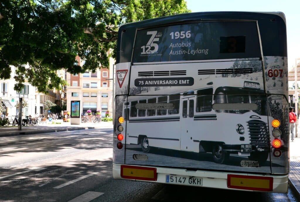 EMT Málaga 1949–2024 – od autobusu spalinowego do elektrycznego E-WAY- Miasto zmienia się – a EMT zmienia mobilność.