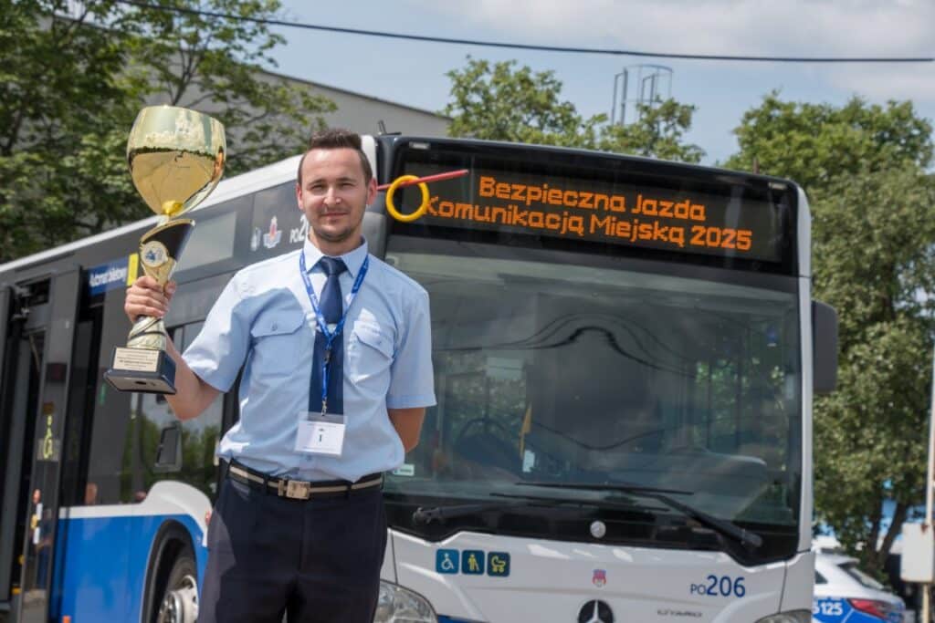 Najlepszym kierowcą autobusu MPK w Krakowie został Mateusz Mucha