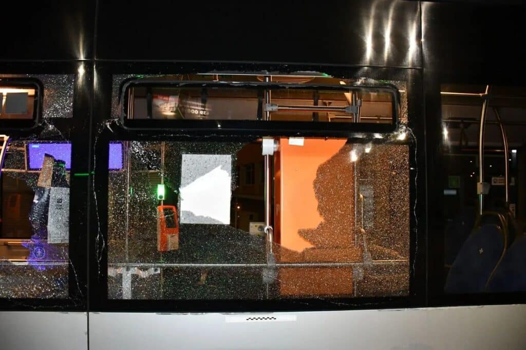 Rzeszów: Zdewastował autobus miejski, miał ponad 2,5 promila alkoholu / fot. Policja