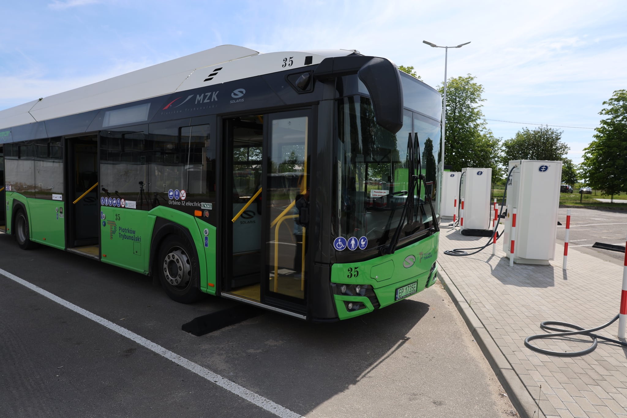 Infobus - MZK Piotrków Tryb. blisko pierwszego MEGA autobus elektrycznego