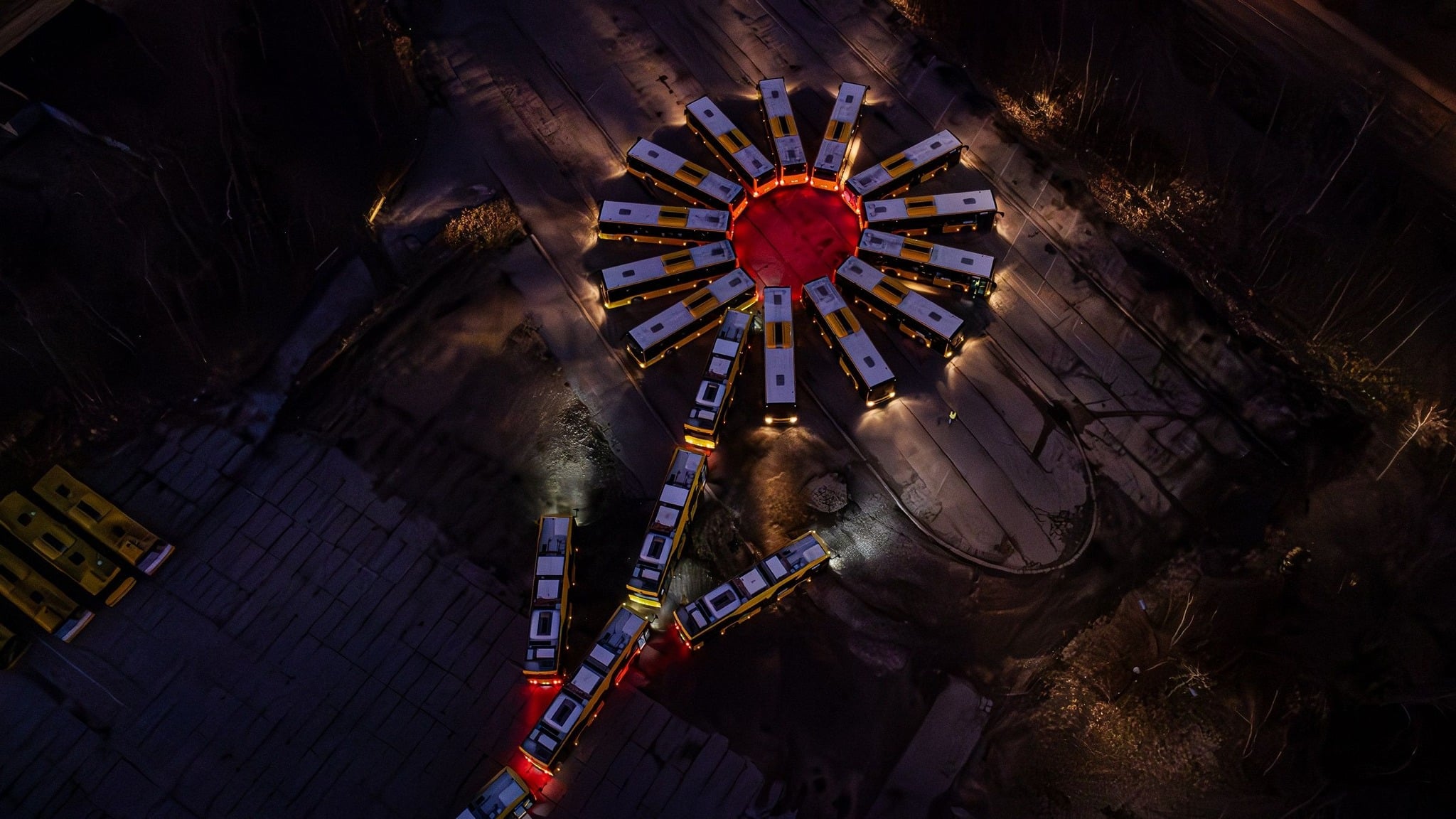 Infobus - PKM Katowice z wykonawcą instalacji fotowoltaicznej na zajezdni autobusowej