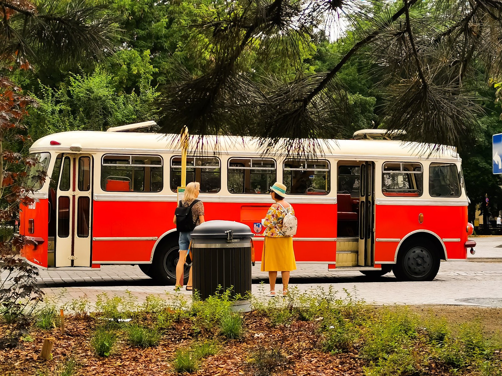 Infobus - Zabytkowy autobus SAN wraca na trasę – wakacyjne weekendy z historią Kalisza