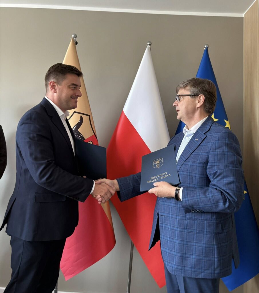 Leszno podpisało  umowę z firmą Solaris Bus & Coach na dostawę 7 autobusów elektrycznych oraz 4 dwustanowiskowych ładowarek dla MZK Leszno