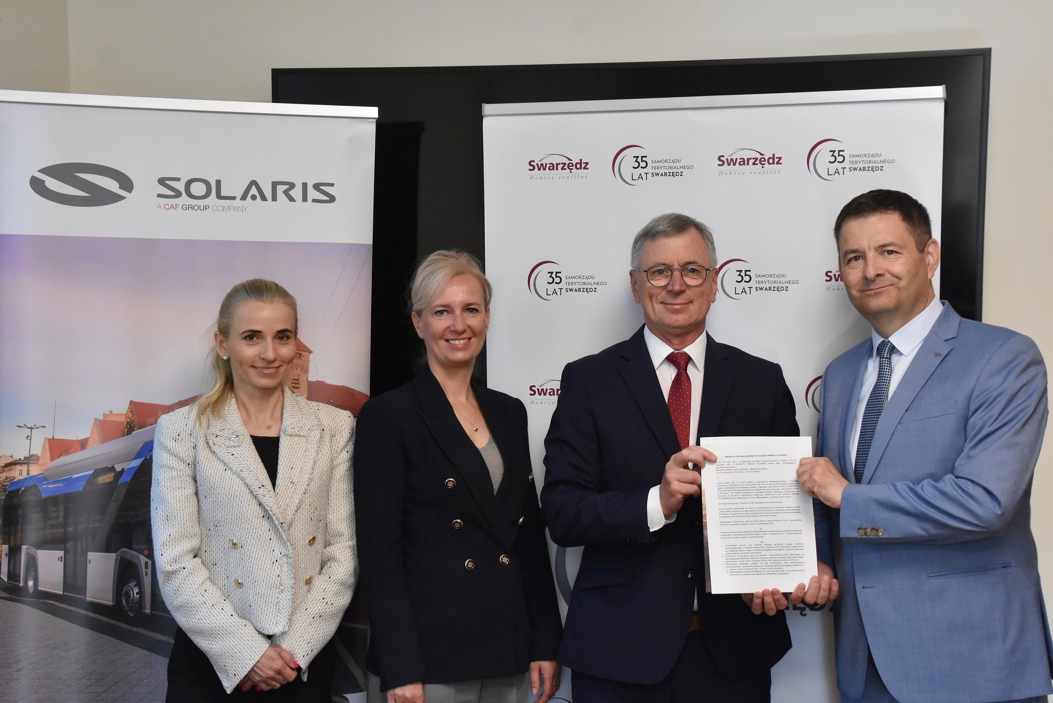 Infobus - Dziewiąty autobus elektryczny dla Swarzędza. Jest kolejna umowa z Solarisem