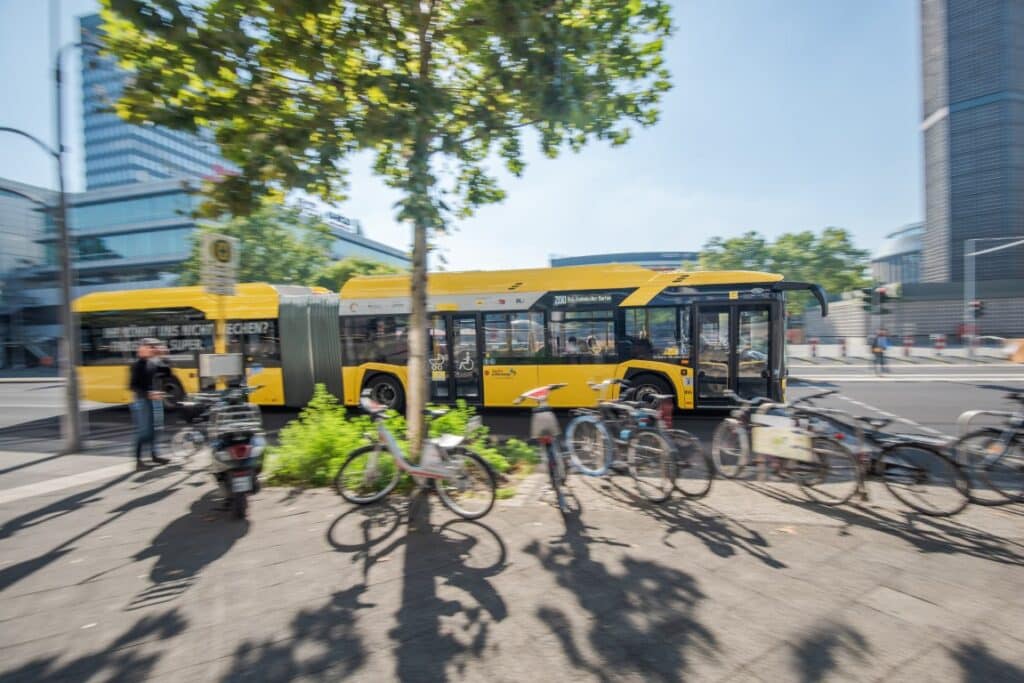 BVG ponownie zamawia e-busy. 270 przegubowych Solarisów!