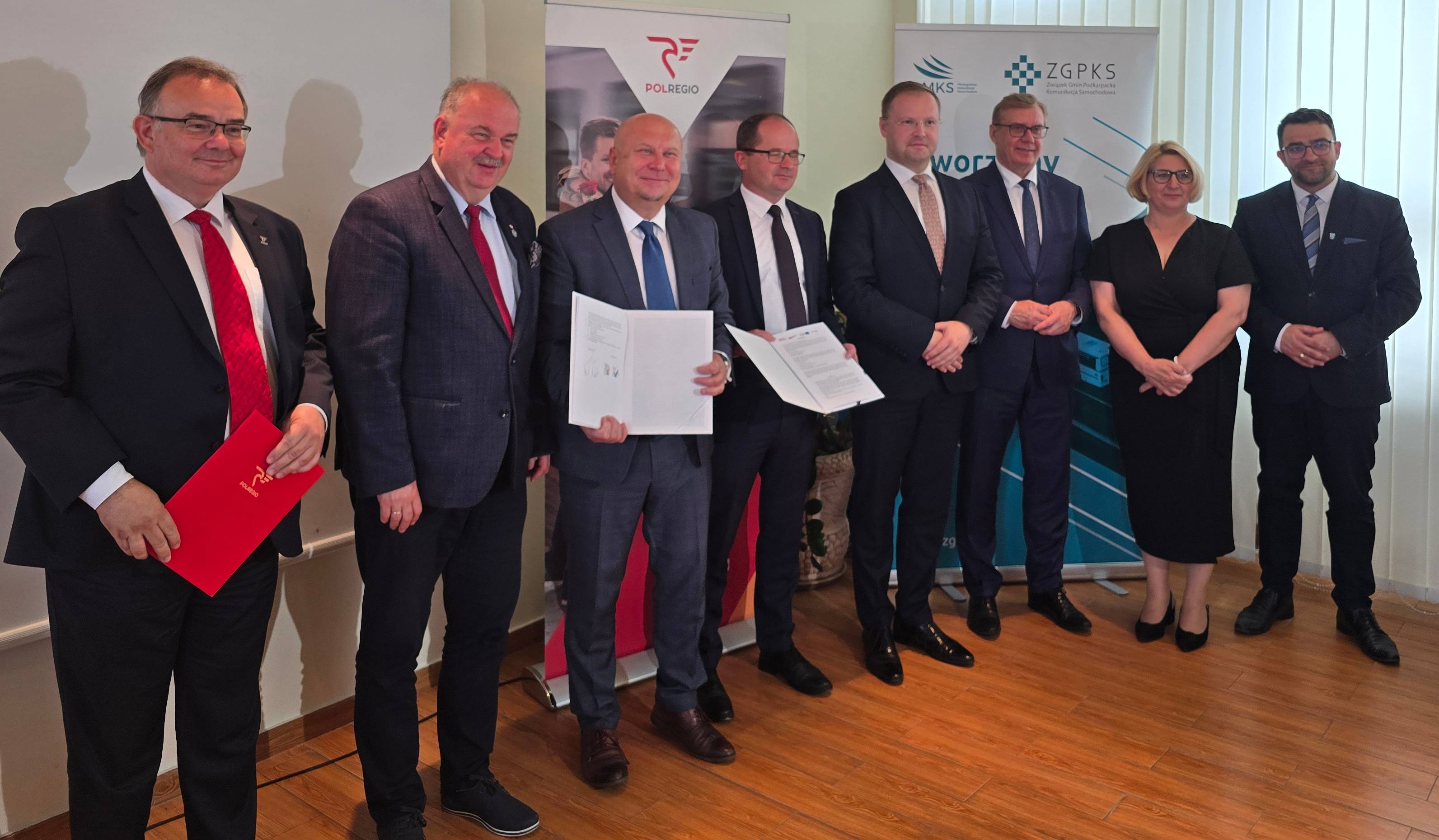 Infobus - PKS Rzeszów ma pierwszą na Podkarpaciu umowę na stację tankowania autobusów wodorowych