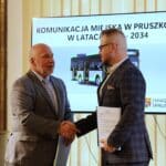 W Pruszkowie podpisano umowę na obsługę komunikacji miejskiej w nowym 8-letnim kontrakcie za 99 mln zł.