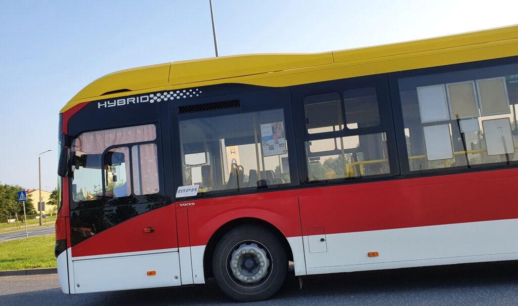Inowrocław chce kupić dla MPK elektrobusy MINI i MIDI od jednego dostawcy. Analiza SWZ