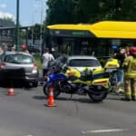 Dwa auta wjechały w miejski autobus w Sosnowcu.