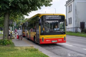 Kielce inwestują w elektromobilność i infrastrukturę rowerową – umowa na 29 mln zł z UE na nowe projekty, w tymi elektryczne midibusy / fot. UM Kielce