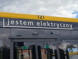 Pasażerów mniej, emisji mniej – ale za jaką cenę? Dlaczego branża autobusowa pilnie potrzebuje zmian w przepisach UE