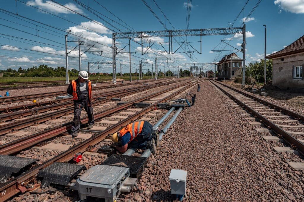 Polskie Linie Kolejowe S.A. modernizują infrastrukturę kolejową dzięki środkom z Krajowego Planu Odbudowy foto: PKP PLK