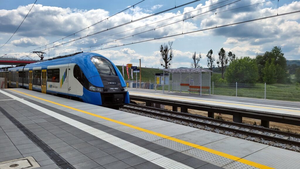 Nowy przystanek kolejowy w Pisarach. Do Krakowa w niecałe pół godziny foto: PKP PLK