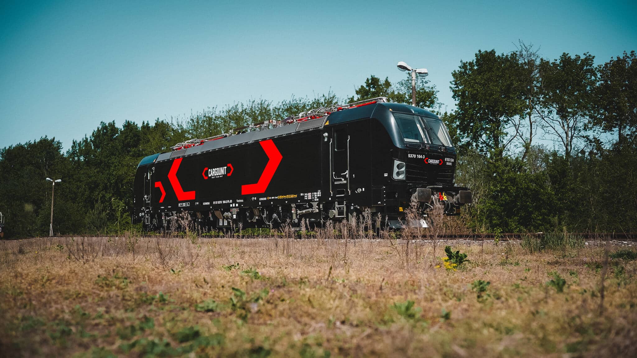 Inforail - PKP Intercity pozyskały cztery lokomotywy elektryczne. Mogą jechać 200 km/h