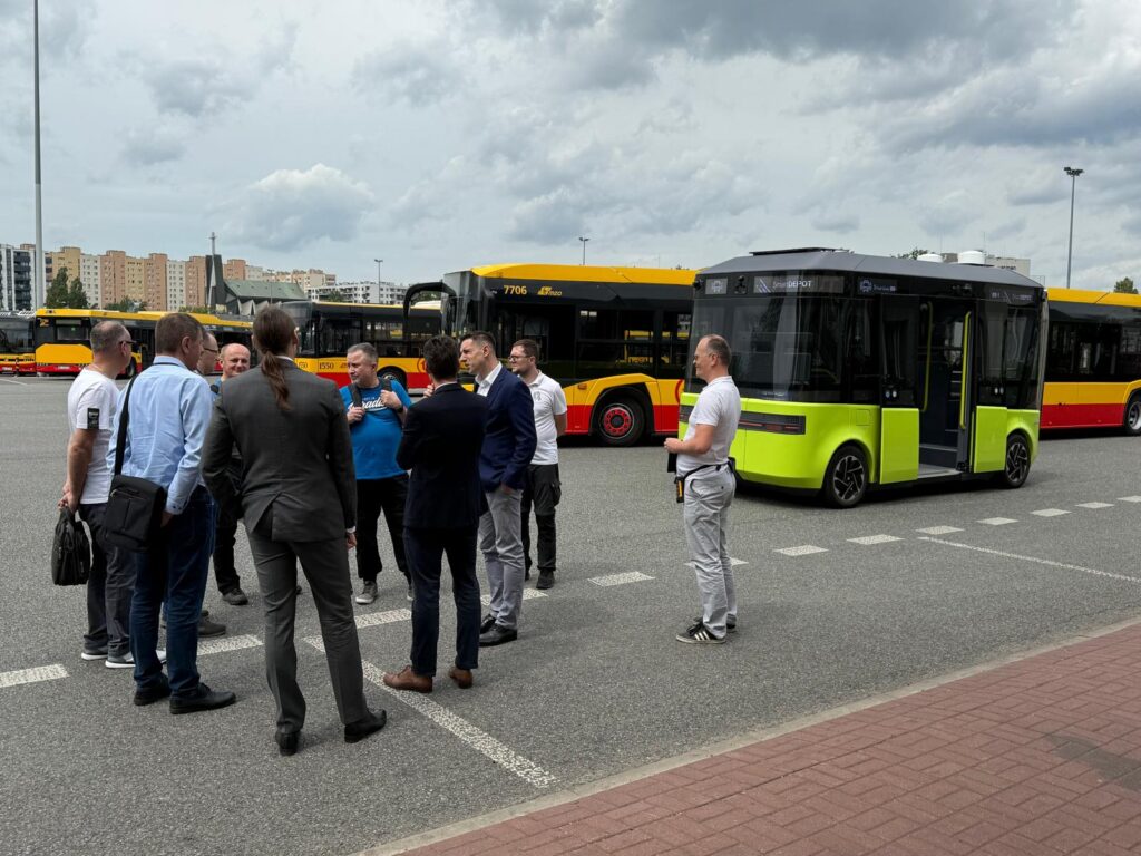 Pierwszy polskie smartbus w zajezdniowym debiucie
