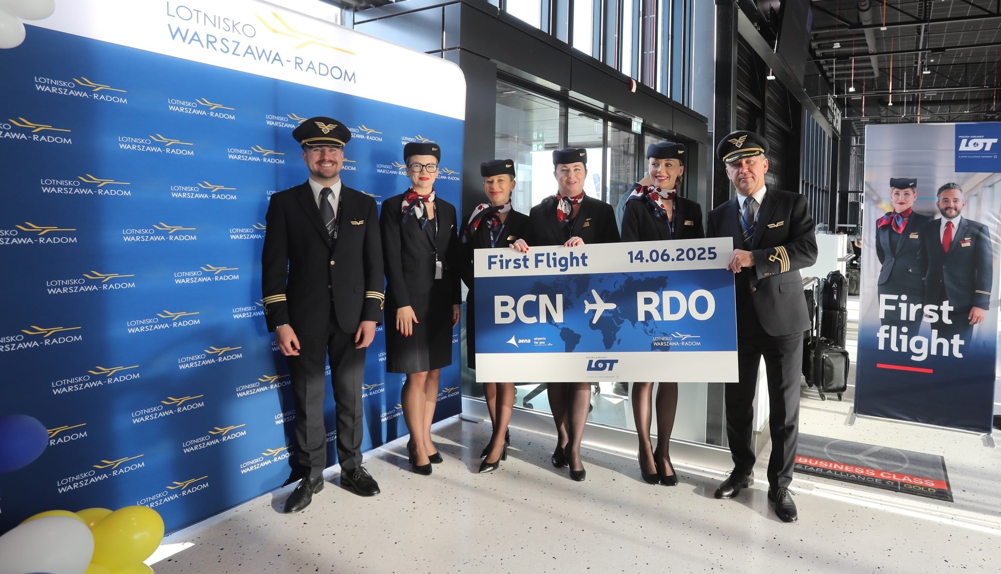 Infoair - LOT uruchomił czartery z Radomia do Barcelony. Do rozkładu wróciła Preweza