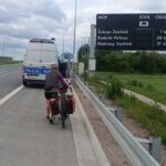 33-latka jechała rowerem drogą ekspresową