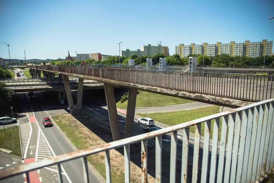 Gdańsk zlikwiduje kładkę na Zaspie. Nowe przejścia mają ułatwić życie rowerzystom