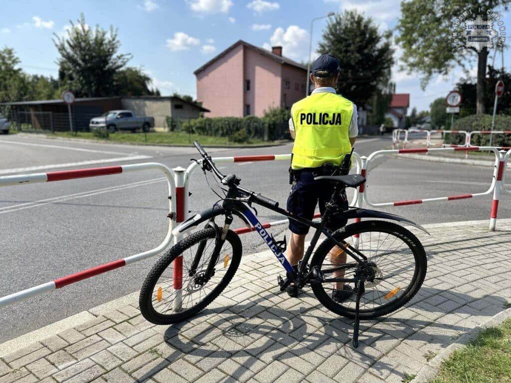Jaworzno: Patrole rowerowe znów na trasach – także w okolicach zalewu Sosina fot. Policja