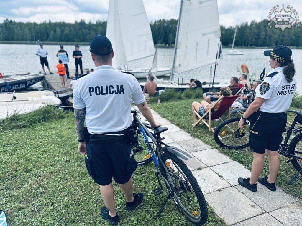 Jaworzno: Ruszyły patrole rowerowe / fot. Policja