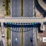 Szczecin/ Otwarto 36-metrową kładkę nad główną ulicą wjazdową do miasta