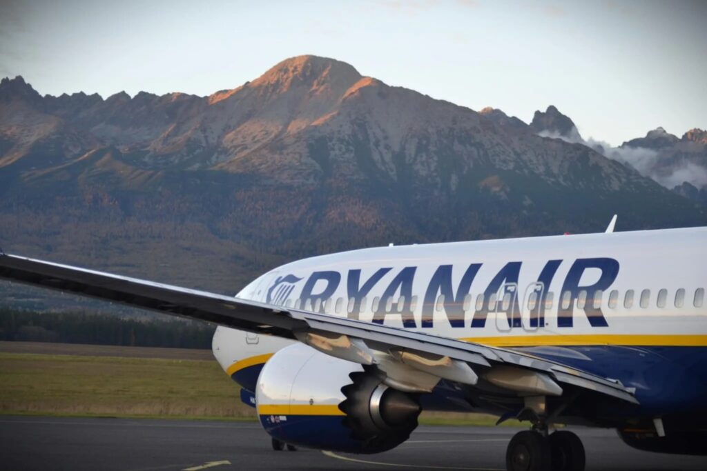 Koniec lotów Ryanaira w Tatry. Linia znika z Popradu. Wizz Air zostaje sam Ryanair znika z Popradu. Wizz Air zostaje sam pod Tatrami / fot. Poprad-Tatry Airport