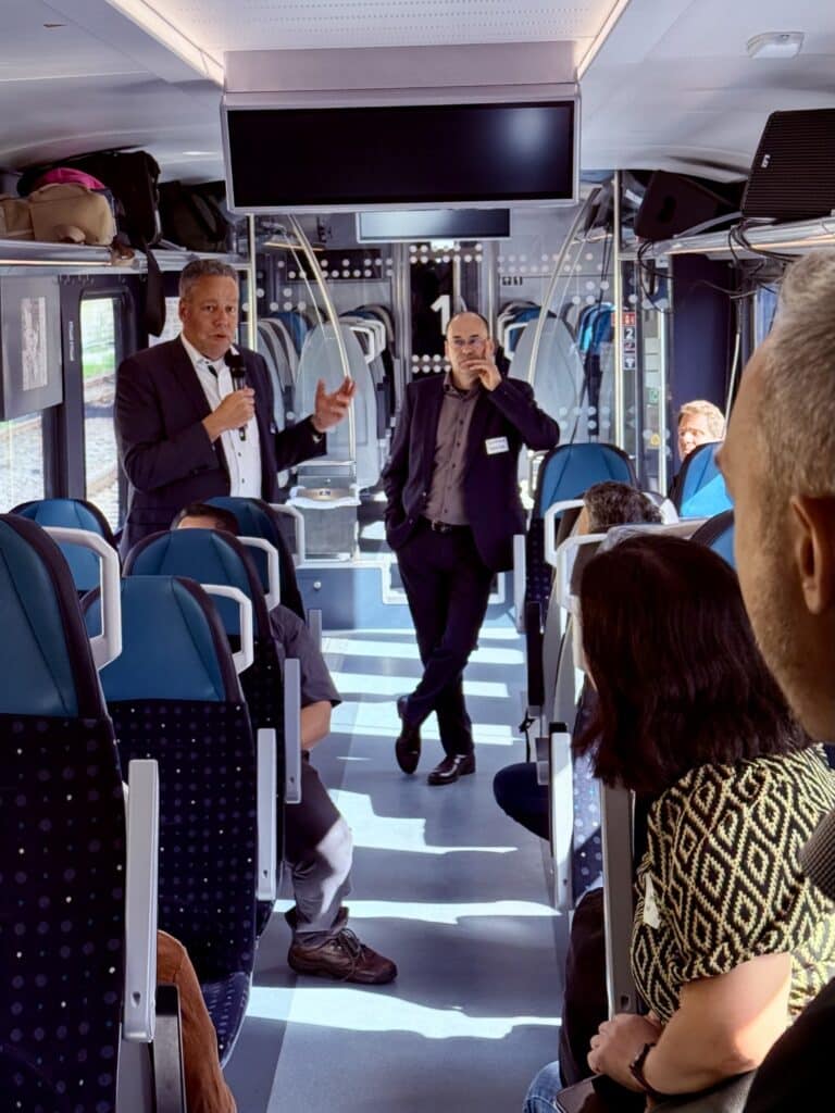 UITP2025: Stadler chwali się Flirtem Akku foto: Stadler