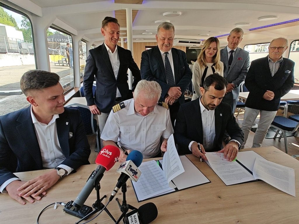 Szczecin/ Jest umowa na realizację połącznia wodnego Szczecin – Nowe Warpno – Świnoujście / Foto: Agnieszka Rychlik - Bakalarz, dyrektor Wydziału Prezydialnego Starostwa Powiatowego w Policach