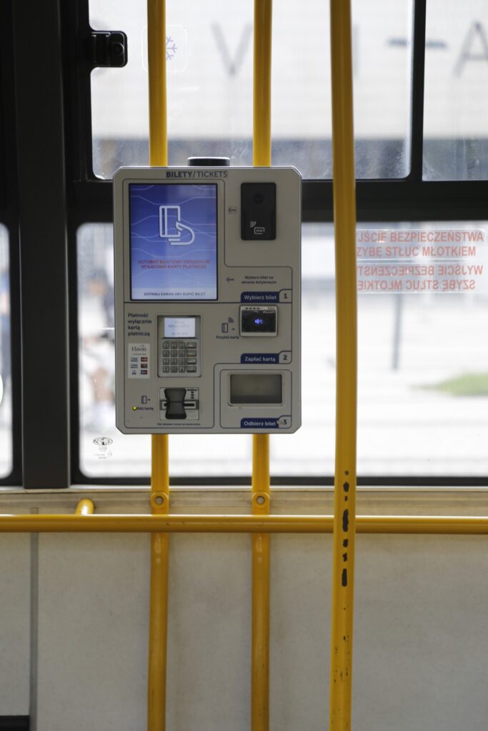 Cyfrowa rewolucja biletowa w krakowskim transporcie publicznym / fot. UM Kraków