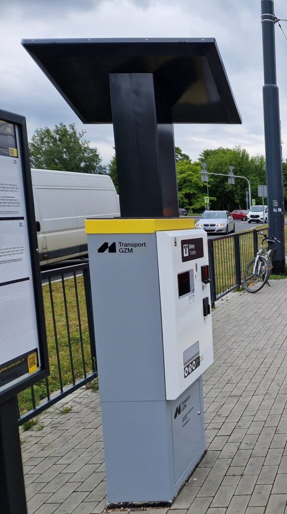 Pierwsze solarne automaty włączone do systemu Transport GZM / fot. ZTM