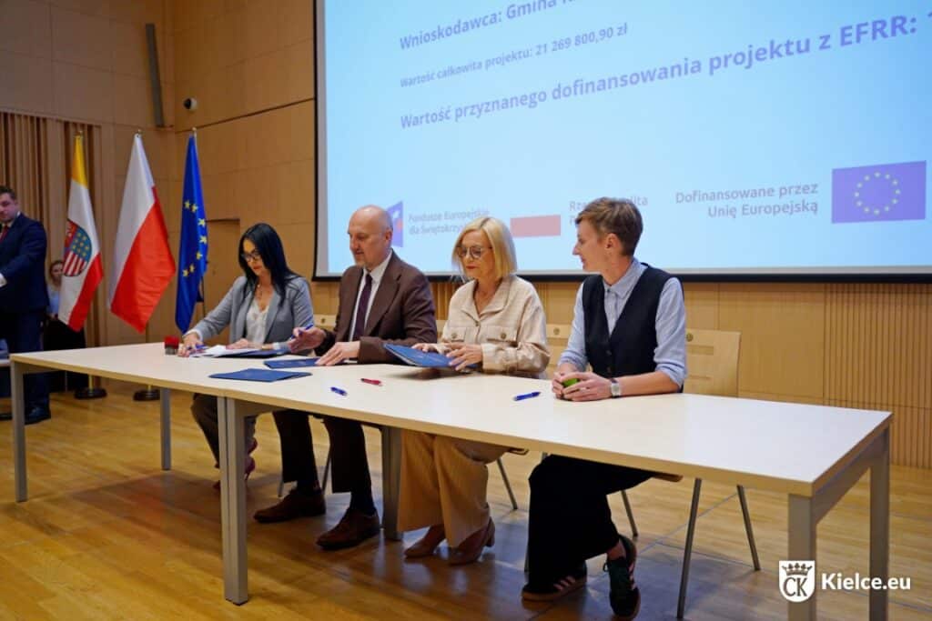 Kielce inwestują w elektromobilność i infrastrukturę rowerową – umowa na 29 mln zł z UE na nowe projekty, w tymi elektryczne midibusy / fot. UM Kielce