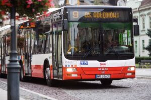 MPK Radom woli autobusy z szybą przednią dzieloną w pionie. Analiza SW