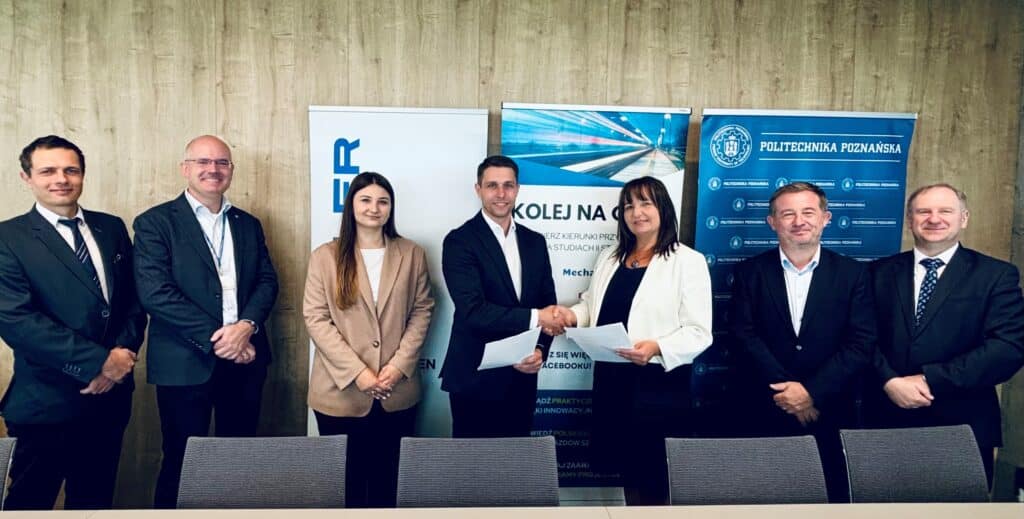 Politechnika Poznańska i Stadler łączą siły w kształceniu przyszłych inżynierów kolejnictwa foto: Stadler