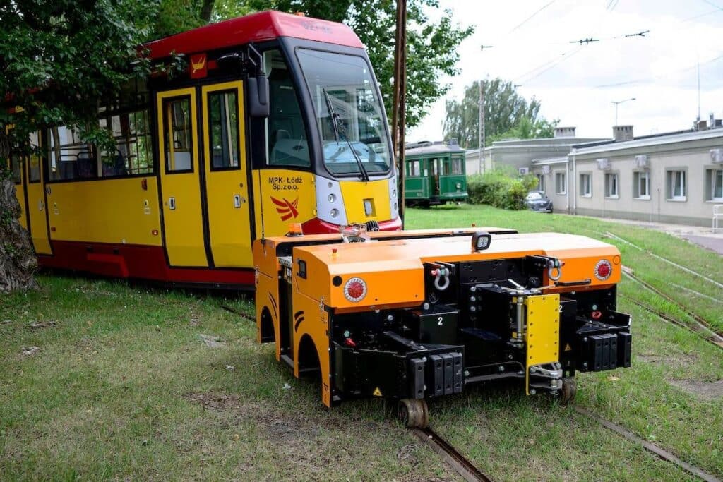 Pojazd jak z filmów science-fiction. Trafił do MPK-Łódź foto: UM Łódź
