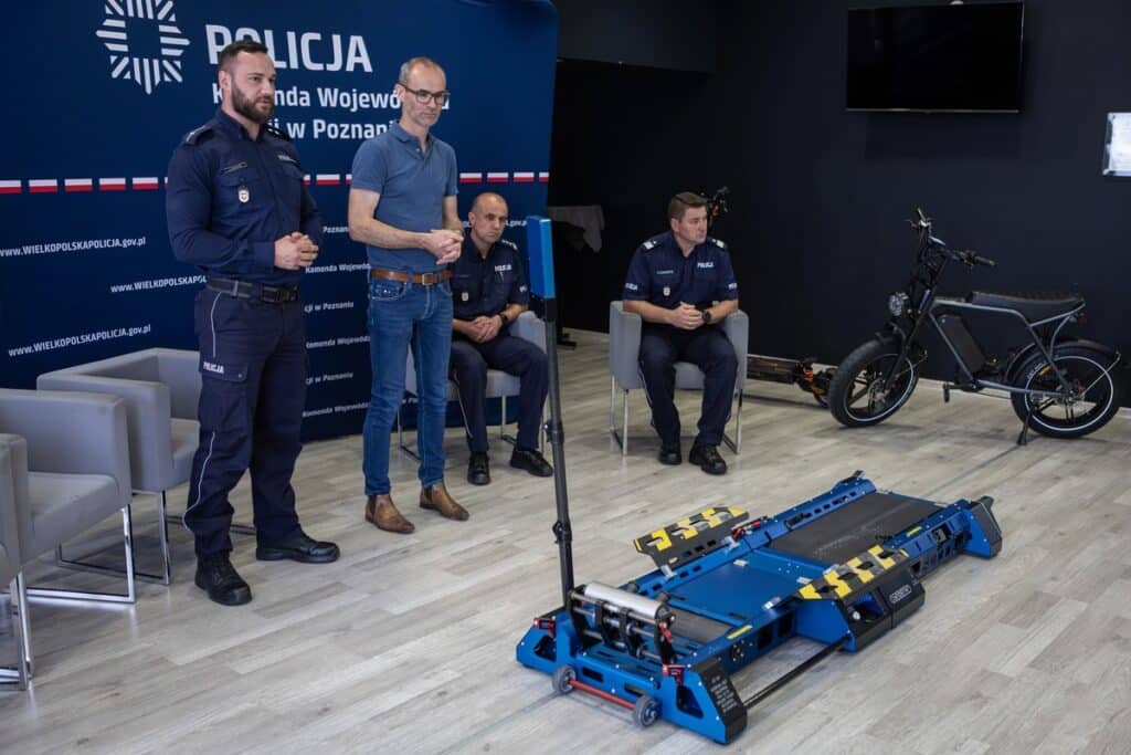 Poznańska policja wprowadza mobilną hamownię. Do elektrycznych rowerów i hulajnóg [ZDJĘCIA] / fot. Policja Wielkopolska