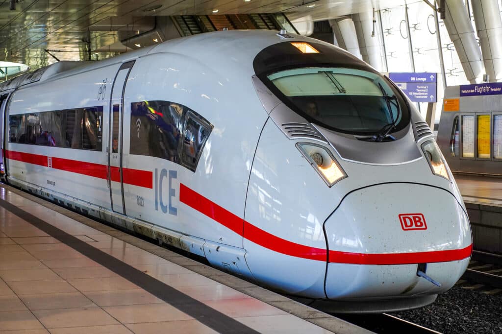 Deutsche Bahn uruchomią połączenia do Warszawy. Obsłużą je ICE3 neo foto: DB