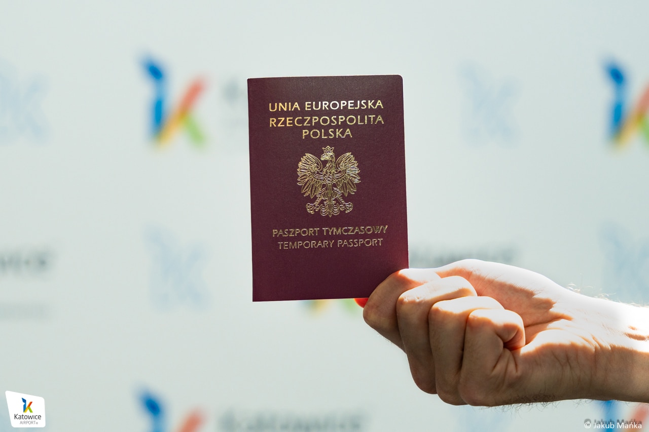 Infoair - Katowice Airport z rekordem – tymczasowe paszporty ratują wakacyjne wyjazdy