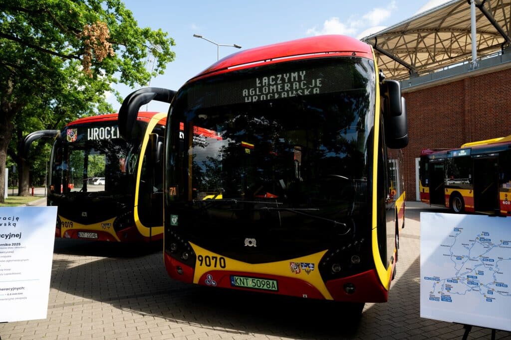 Nowoczesne autobusy i rozszerzona siatka połączeń w aglomeracji wrocławskiej