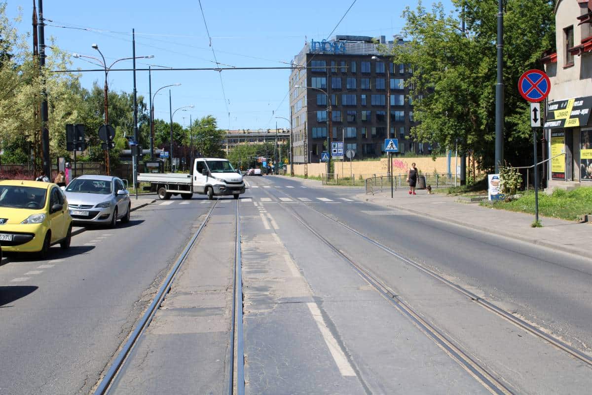 Infotram - Łódź: Naprawa nawierzchni i prace sieciowe na Pomorskiej