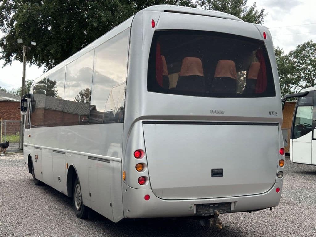 Komenda Główna Policji kupuje autobus. Jeden midibus, dziewięć kryteriów