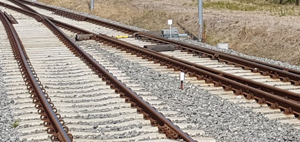 Rewitalizacja linii kolejowej Strzelin – Kondratowice – Łagiewniki. Ogłoszono przetarg na projekt i roboty budowlane