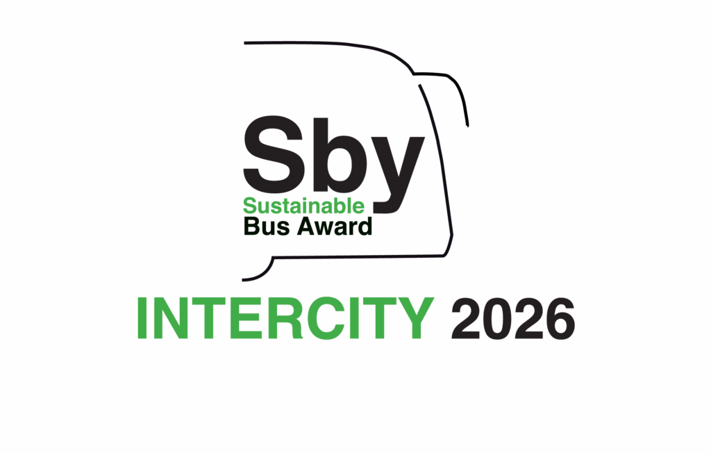 Rozpoczęła się rywalizacja o Sustainable Bus Award 2026 – europejskie wyróżnienie, które kompleksowo ocenia zrównoważony rozwój w branży autobusowej. 