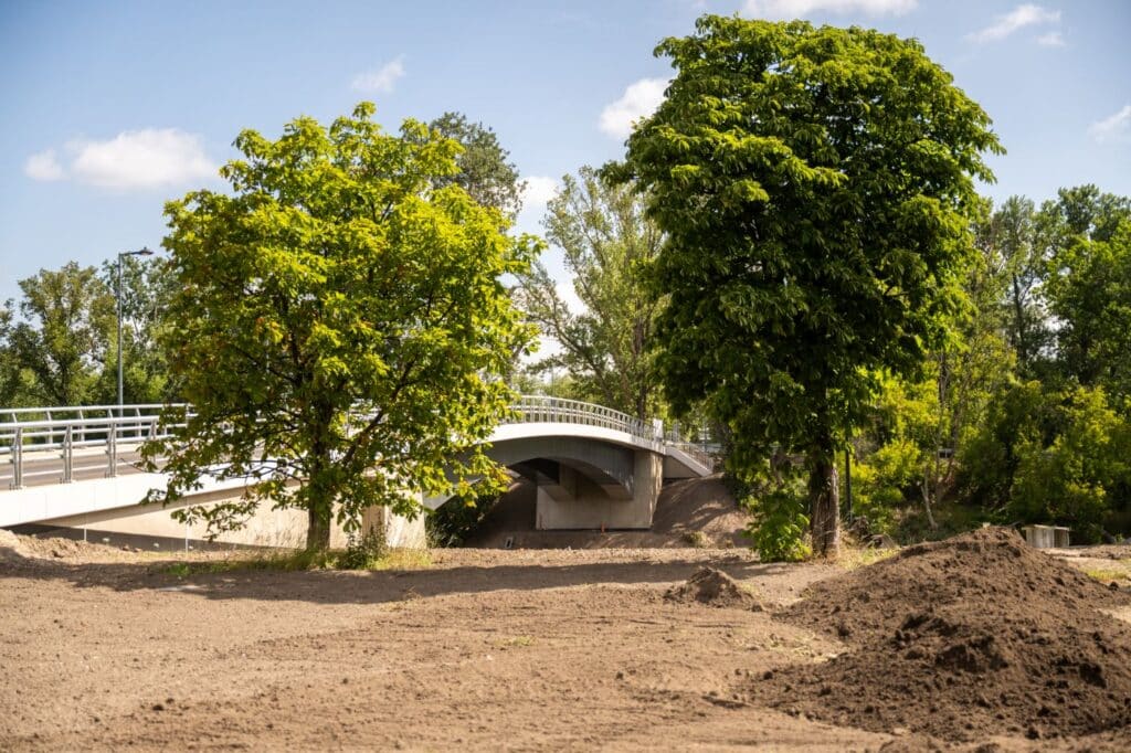 Warszawa: Nowa przeprawa przez Wisłę w Porcie Czerniakowskim foto: UM Warszawa