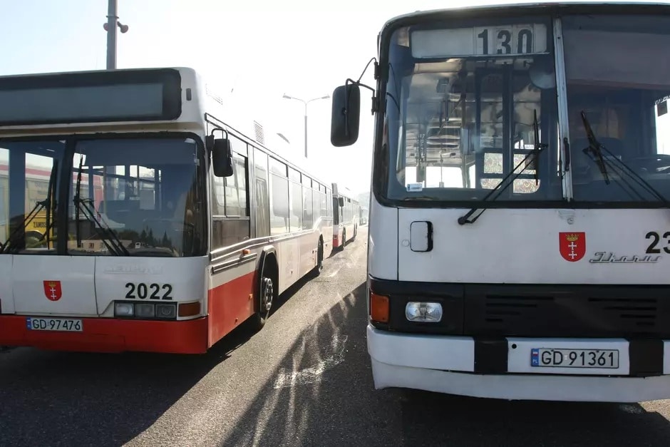 Gdańsk powiększył flotę autobusów zabytkowych. Legendarny Neoplan N4020 z klimą