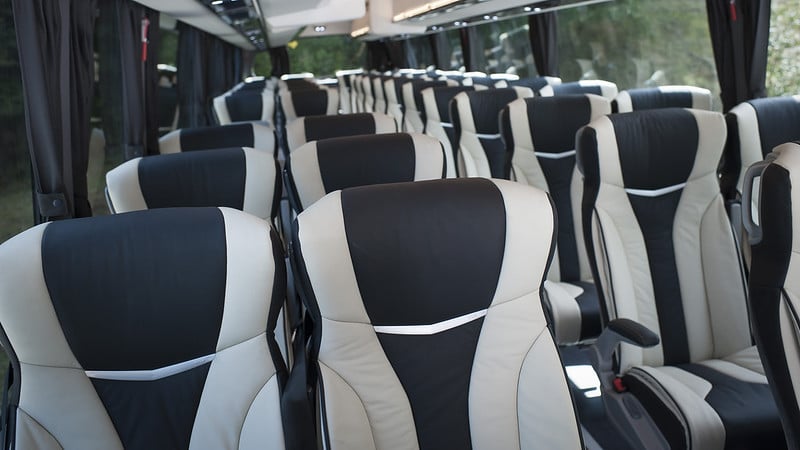 Luksusowy autobus turystyczny Irizar i8