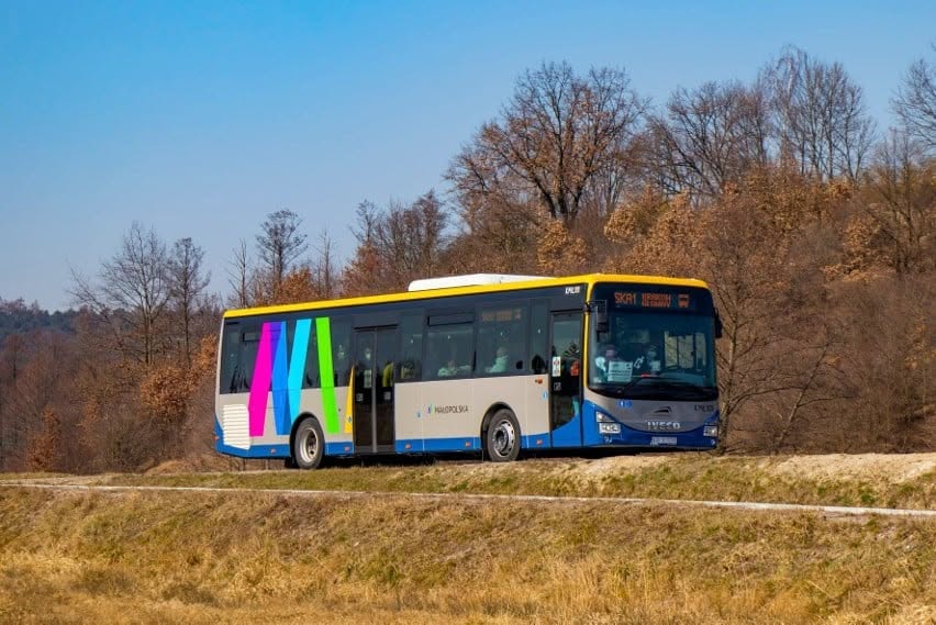 Integracja rozkładów autobusów i kolei? Ministerstwo odpowiada na interpelację w sprawie Portalu Pasażera