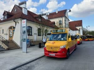 Nowoczesne przystanki w Brwinowie. Gmina poznała ofertę w przetargu na tablice informacji pasażerskiej