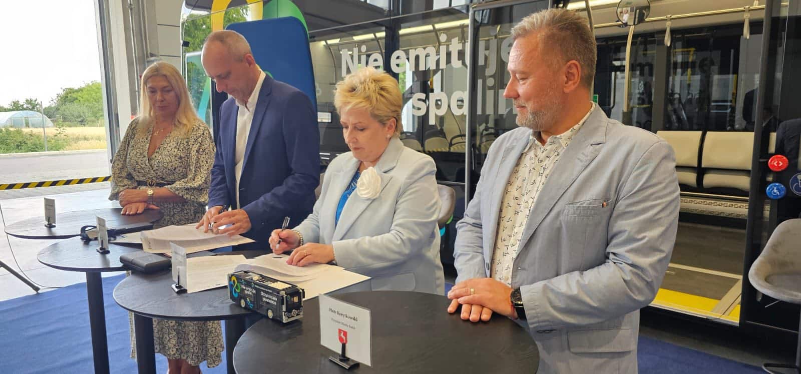 Infobus - MZK Konin zamawia kolejne autobusy wodorowe. Druga umowa z NesoBus