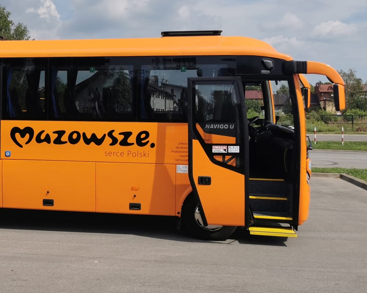 Infobus - Gmina Tarczyn podpisała umowę na autobus szkolny. Znamy dostawcę